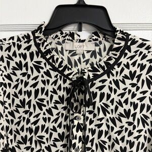 LOFT Heart Print Ruffle Tie Neck Blouse Top Size Medium Black White